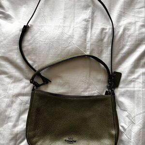 Coach Green Shoulder Bag with Sleek Design